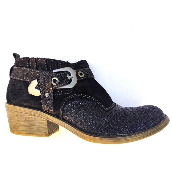 Naya Selma Black Sparkle Suede Leather Buckle Western Ankle Boots Size 7M - Picture 7 of 9